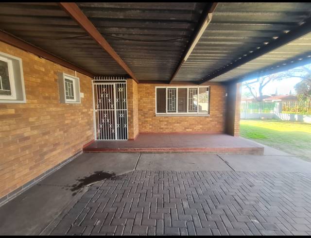 4 BEDROOM HOUSE FOR SALE IN VANDERBIJLPARK CE 2